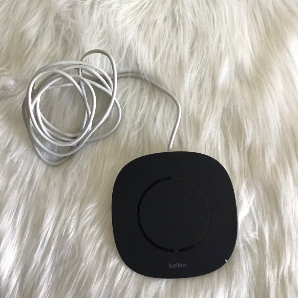 Belkin White and Black Charging Pad